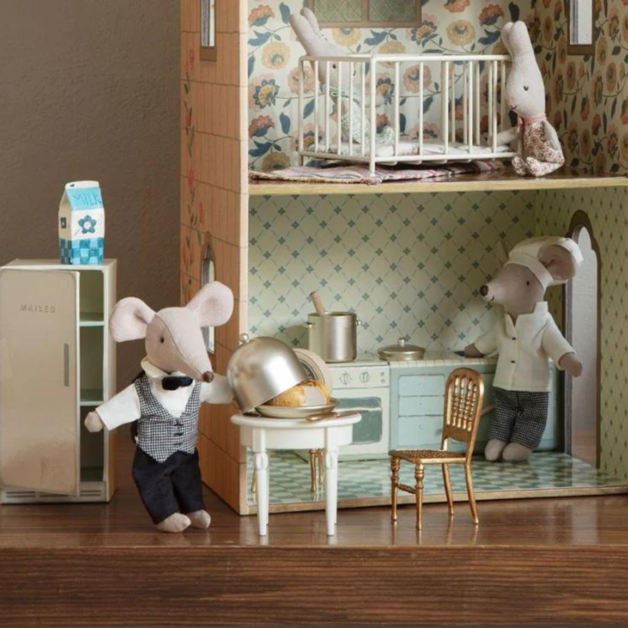 Mouse refrigerator