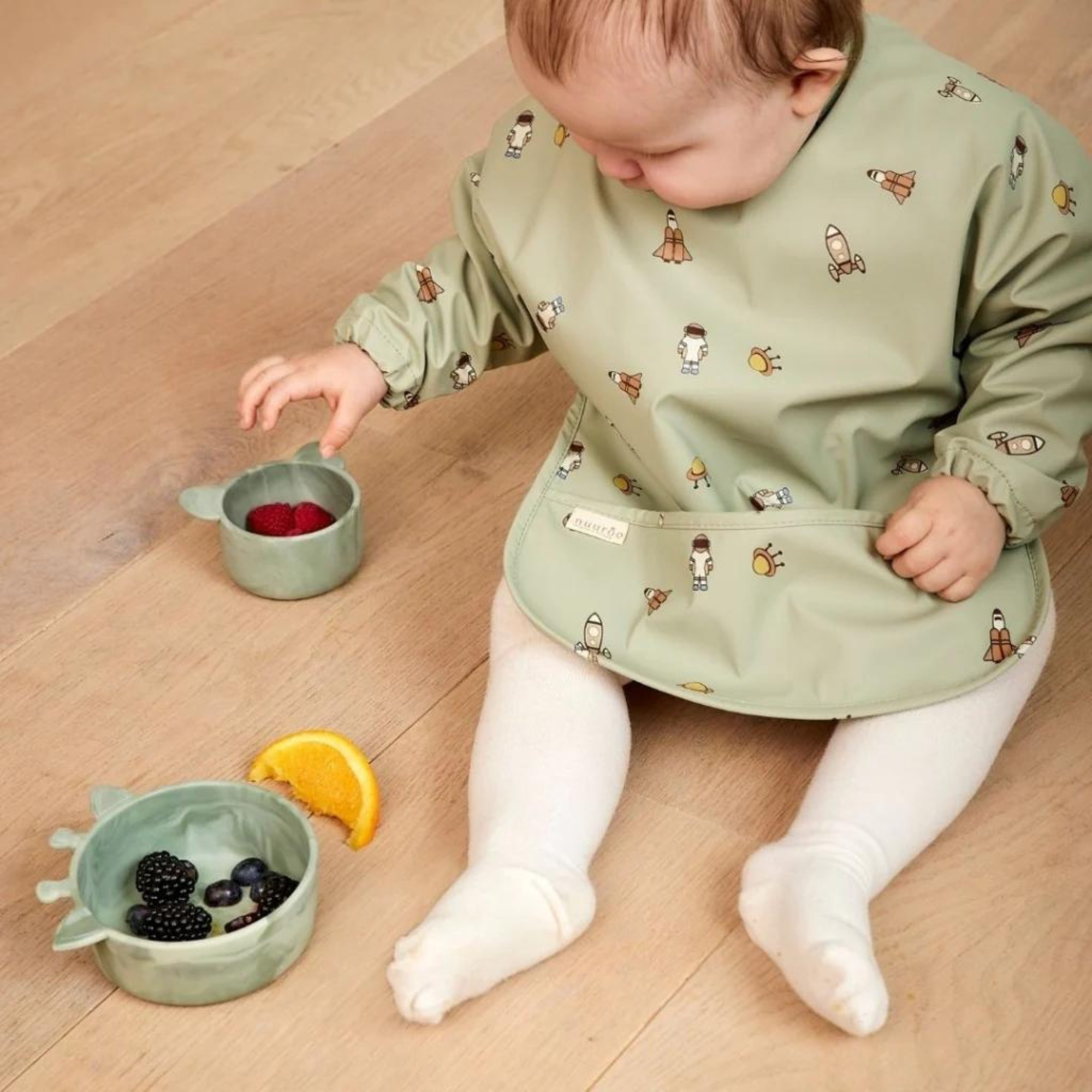 Luna bib with long sleeves - Space