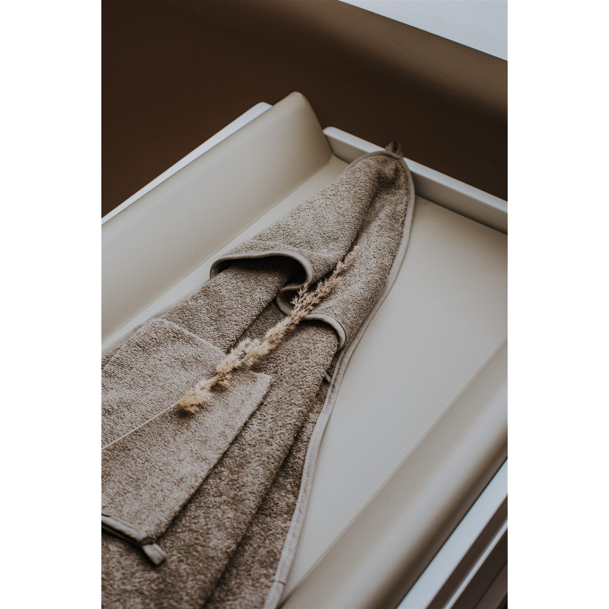 Changing table mat - Thyme