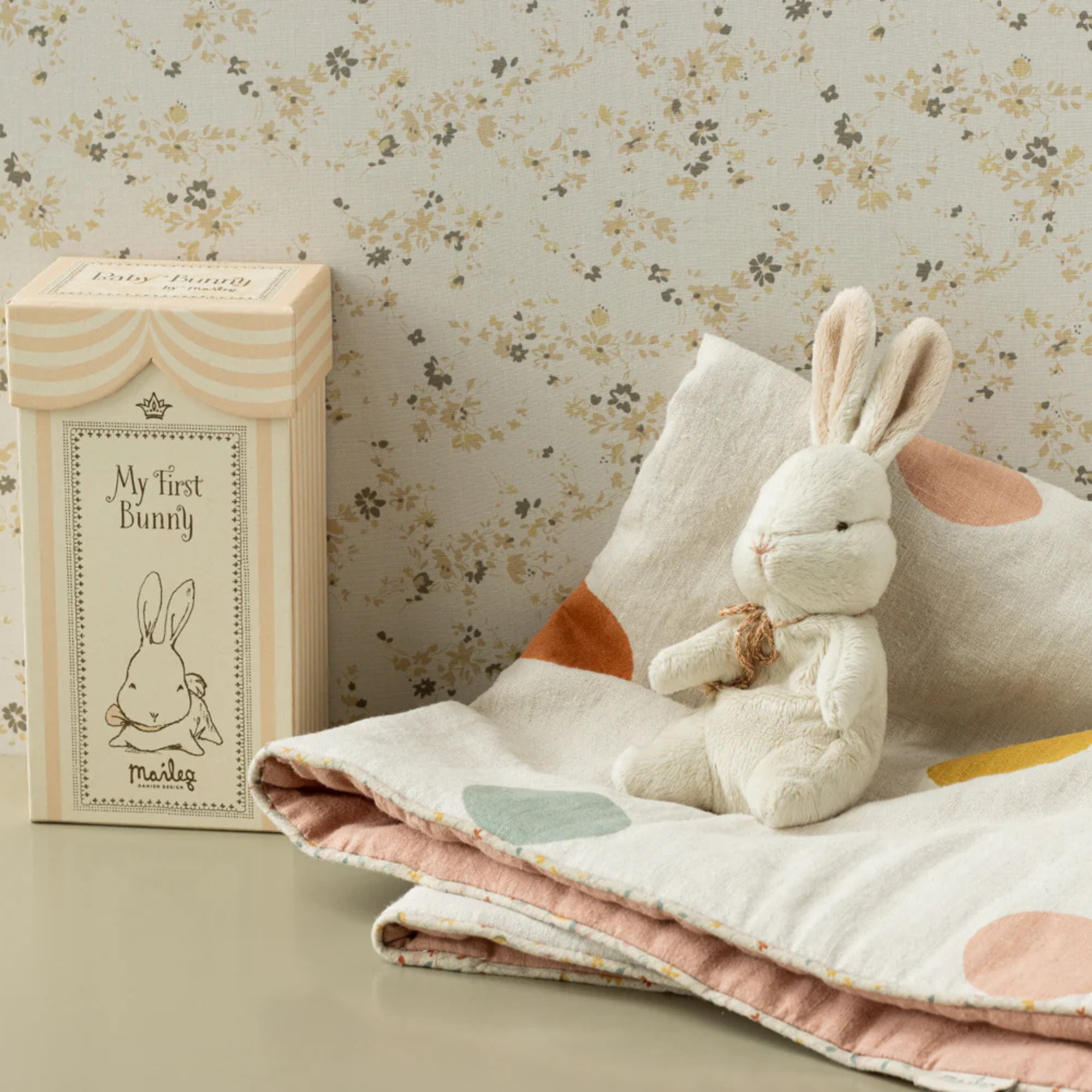 Zuikutis rausvoje dėžutėje - Off white