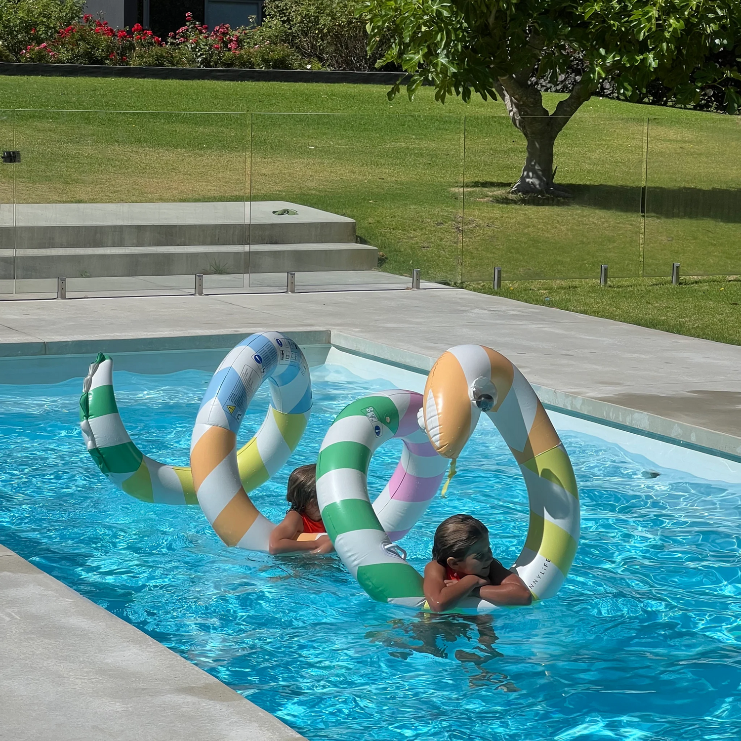 Giant inflatable snake - Sorbet stripe