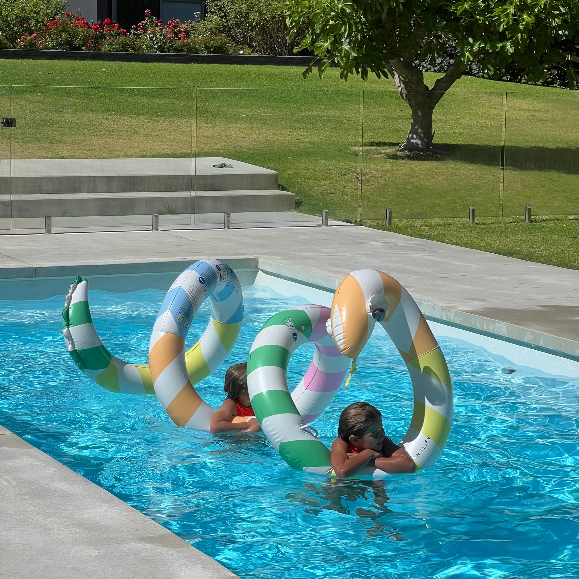 Giant inflatable snake - Sorbet stripe