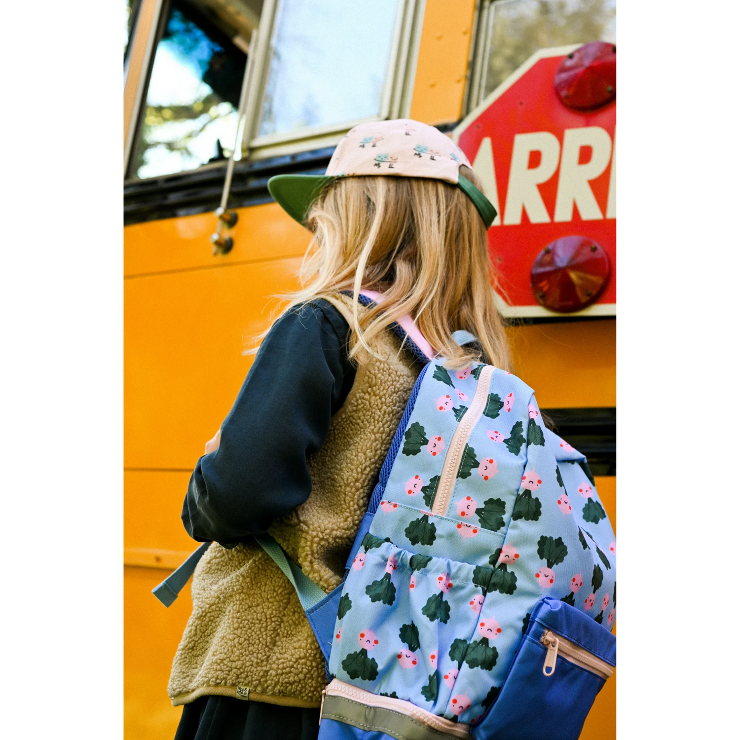 Hat with a peak - Dancing Hearts