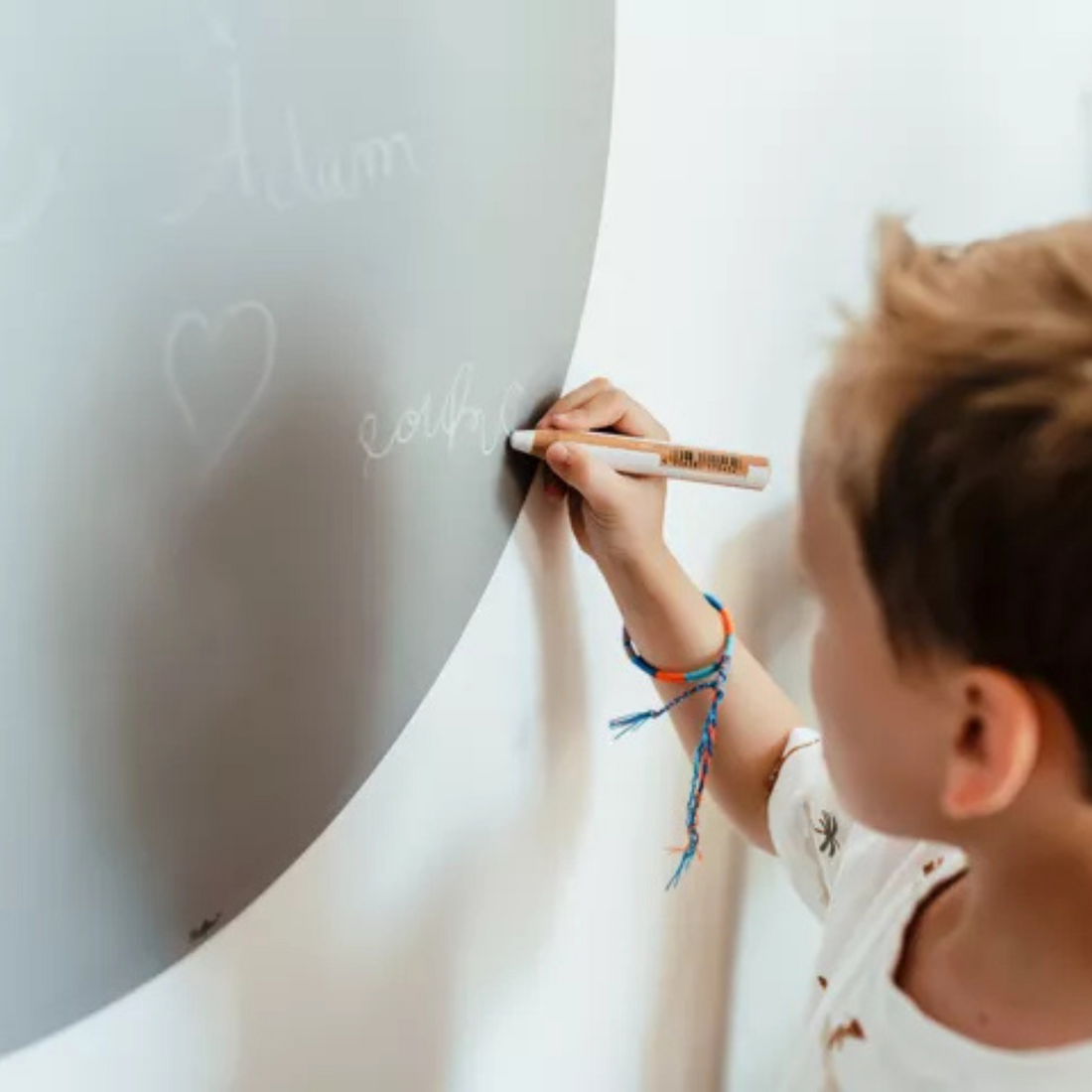 Magnetic whiteboard pencil