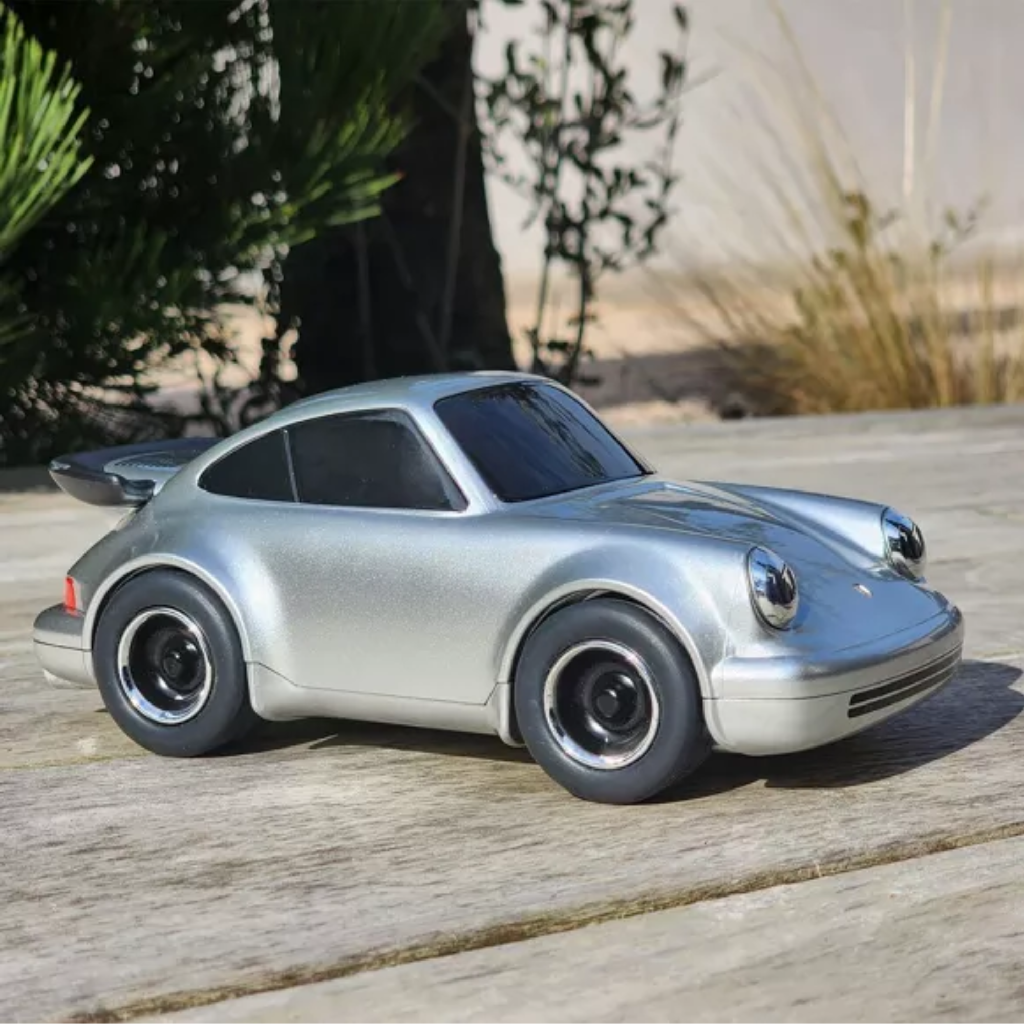 Porsche 911 Silver racing car