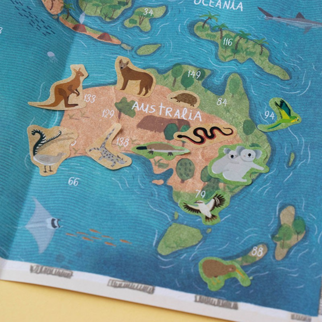 Plakatas su lipdukais - Animal world