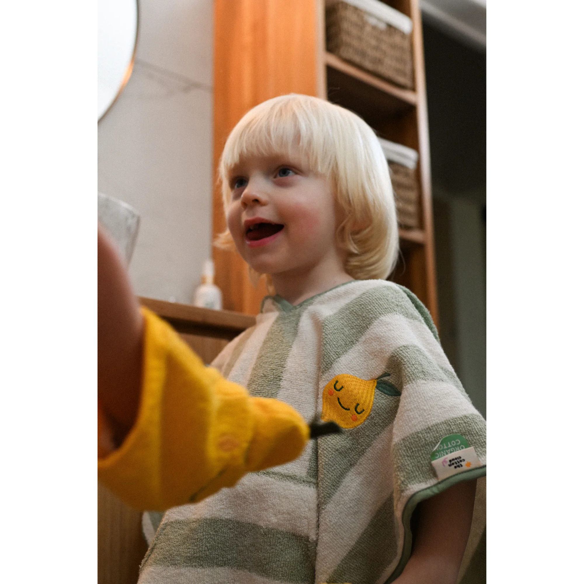 Pončo rankšluostis - Lola Lemon