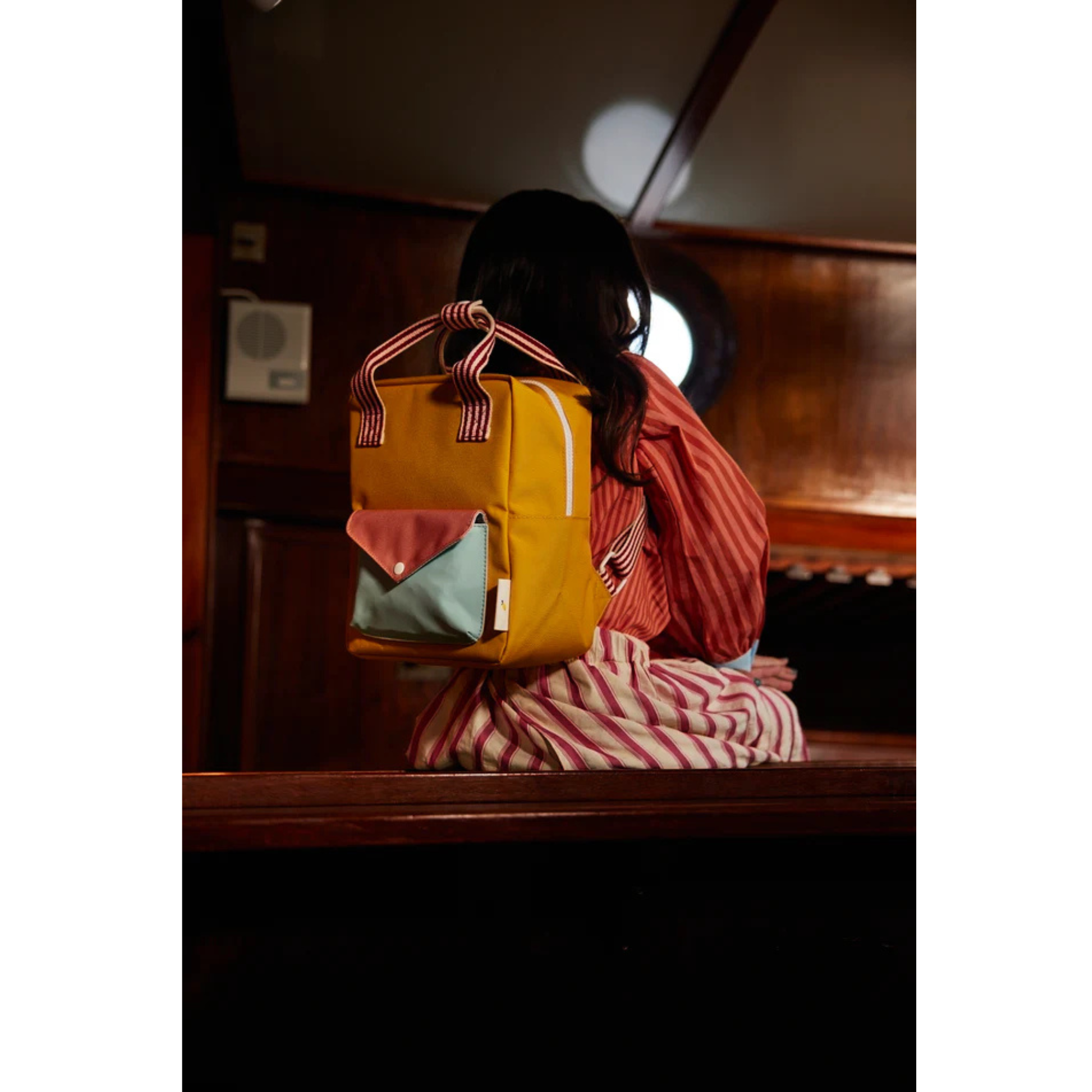 Kuprinė - submarine yellow