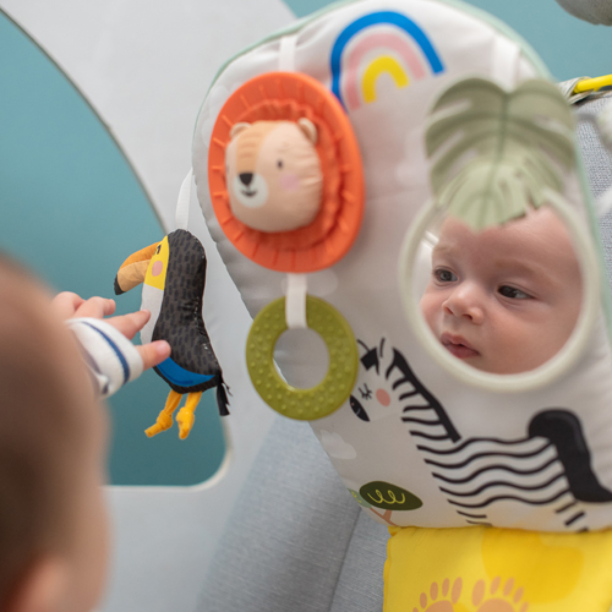 Pakabinamas žaislas automobilyje - Play & Kick