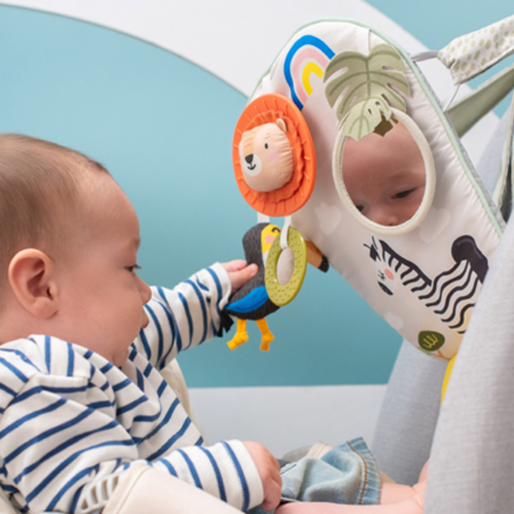 Pakabinamas žaislas automobilyje - Play & Kick