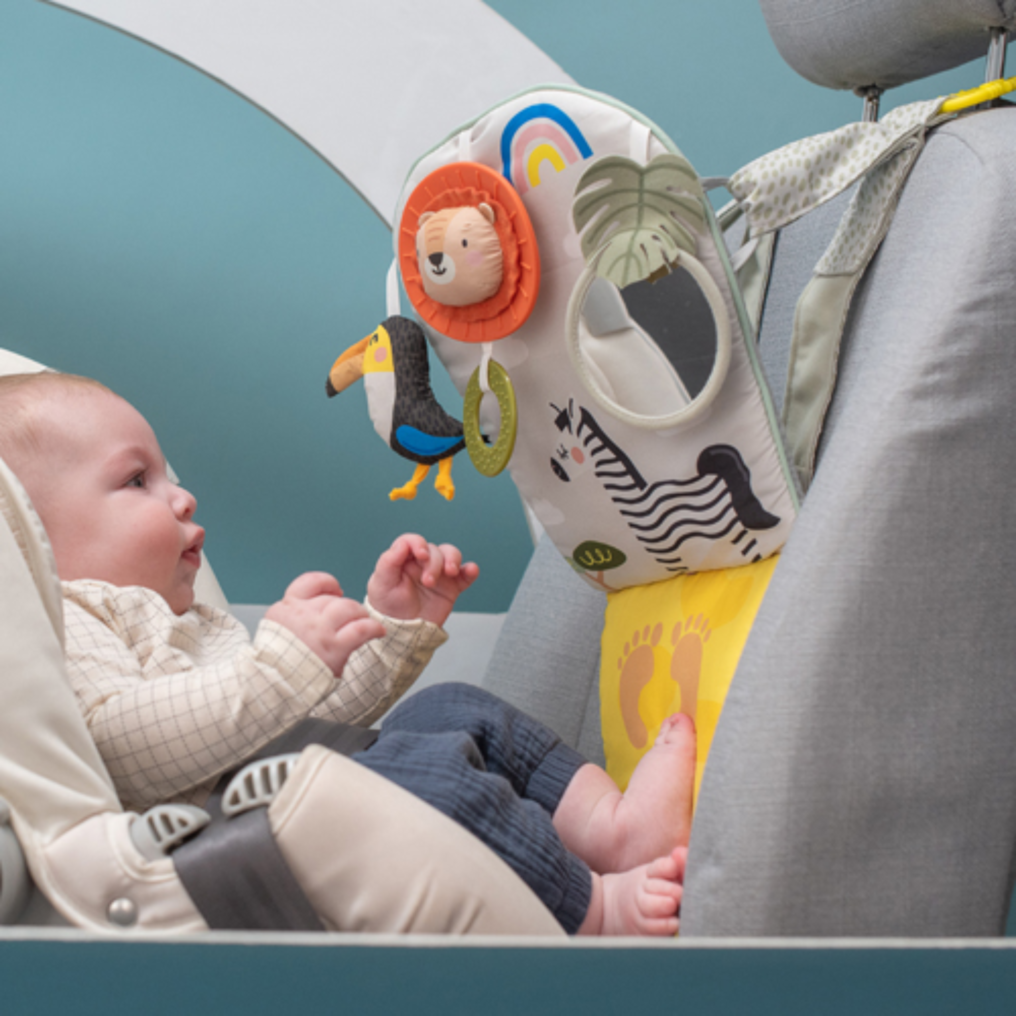 Pakabinamas žaislas automobilyje - Play & Kick