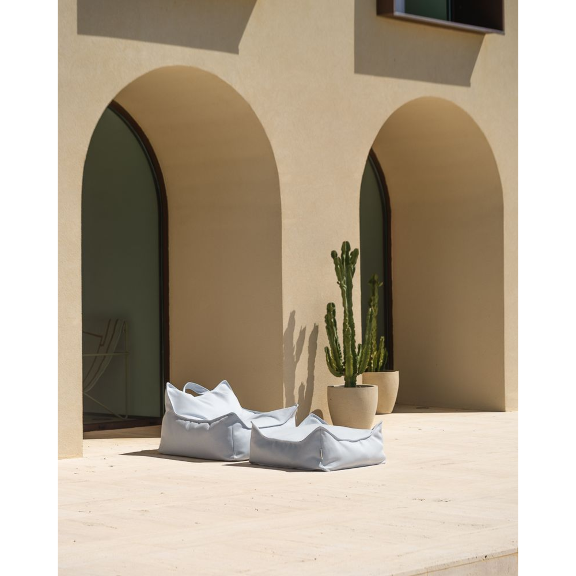 Lauko sėdmaišio ir pufo rinkinys - Azure