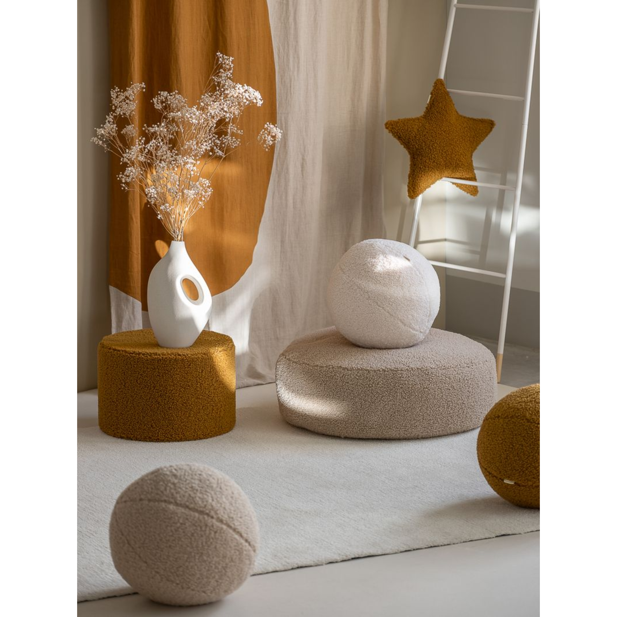 Pagalvėlė Ball - Cream White