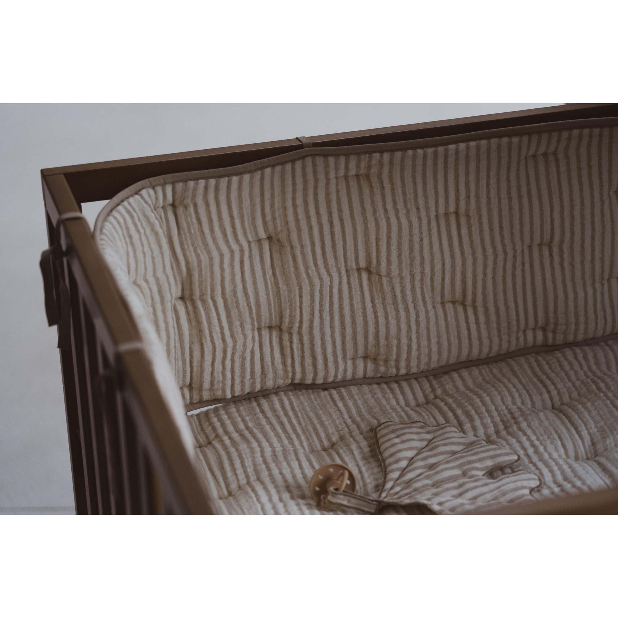 Lovytės apsauginė sienelė - Stripes