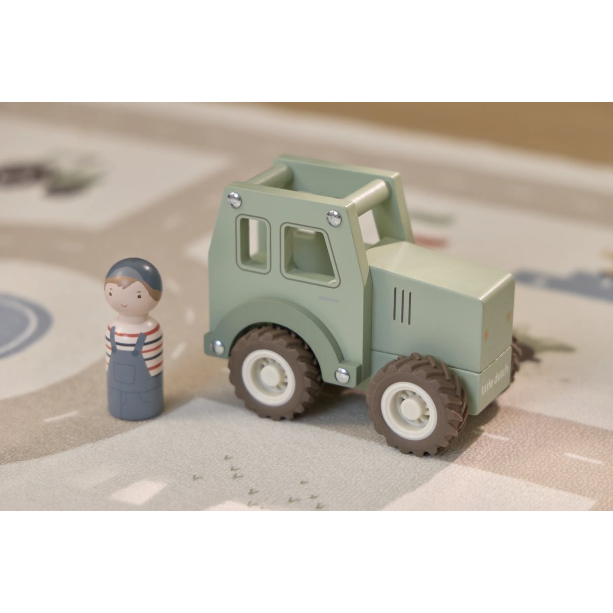 Medinė mašinėlė - Traktorius