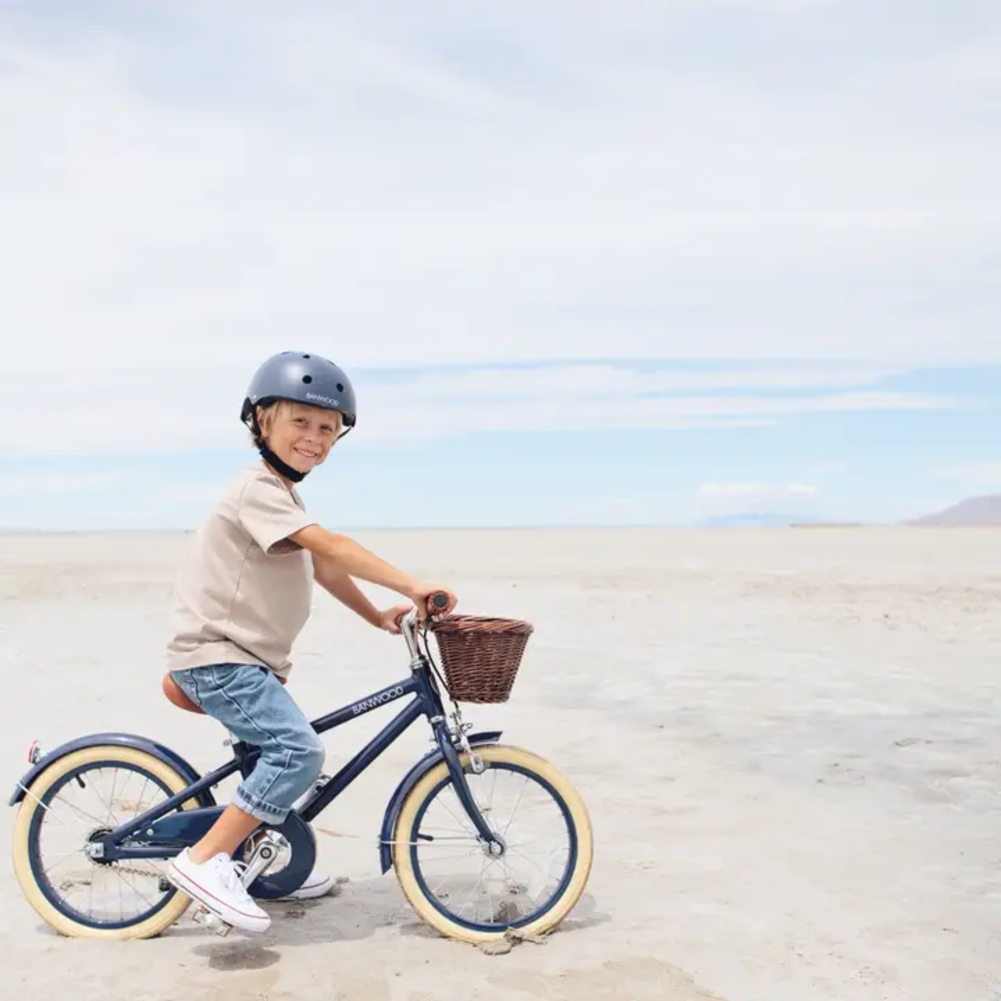 Banwood bike with pedals Classic White