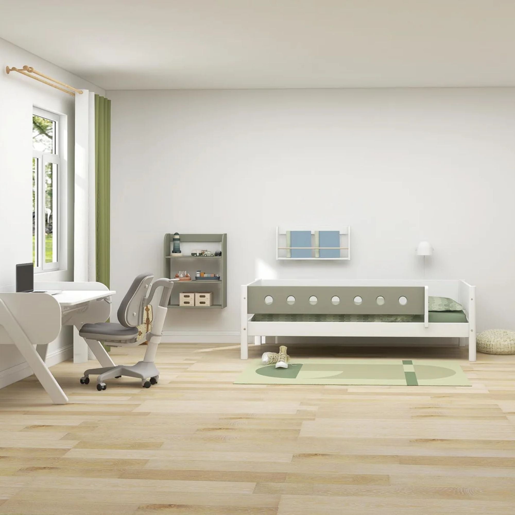 Lova su apsauginiais strypais White | Natural Green - little-goose.com