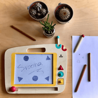 Magnetic drawing board - Sketch and draw