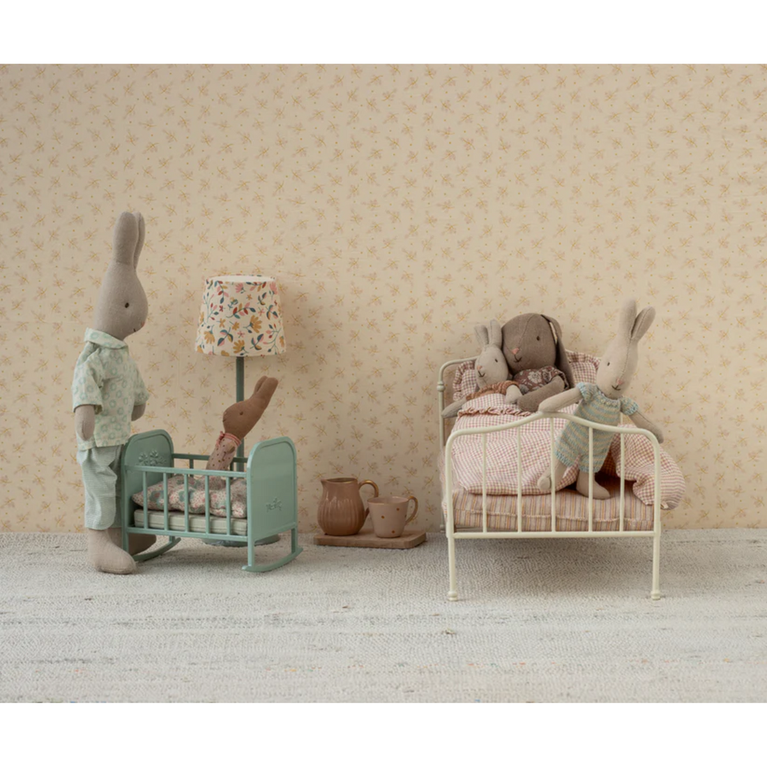 Mouse Cradle - Light Rose