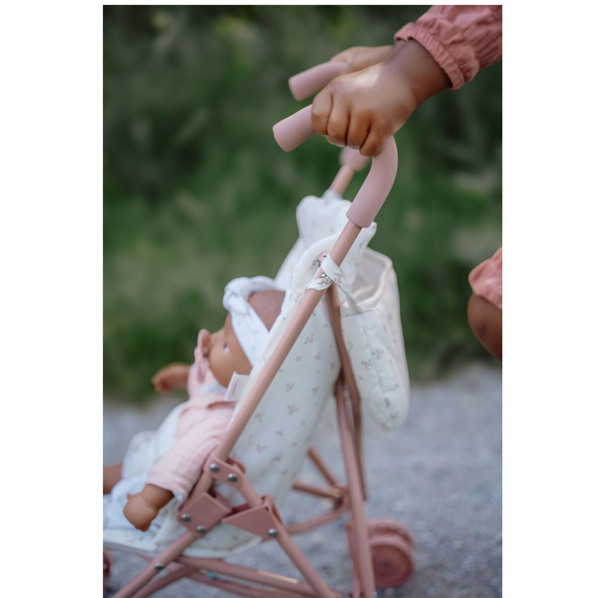 Metal doll carriage