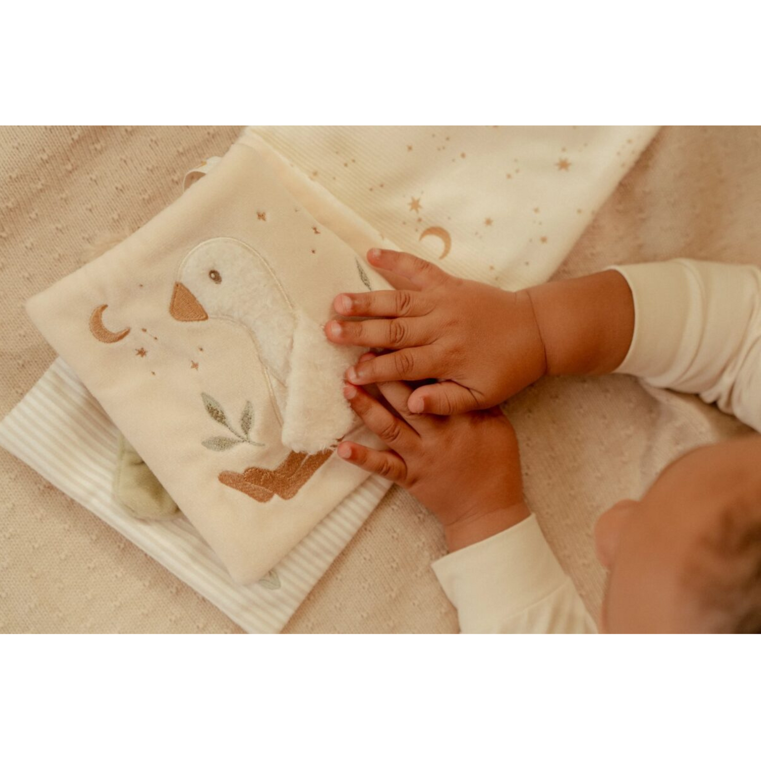Minkšta užsiėmimų knygutė Newborn Naturals