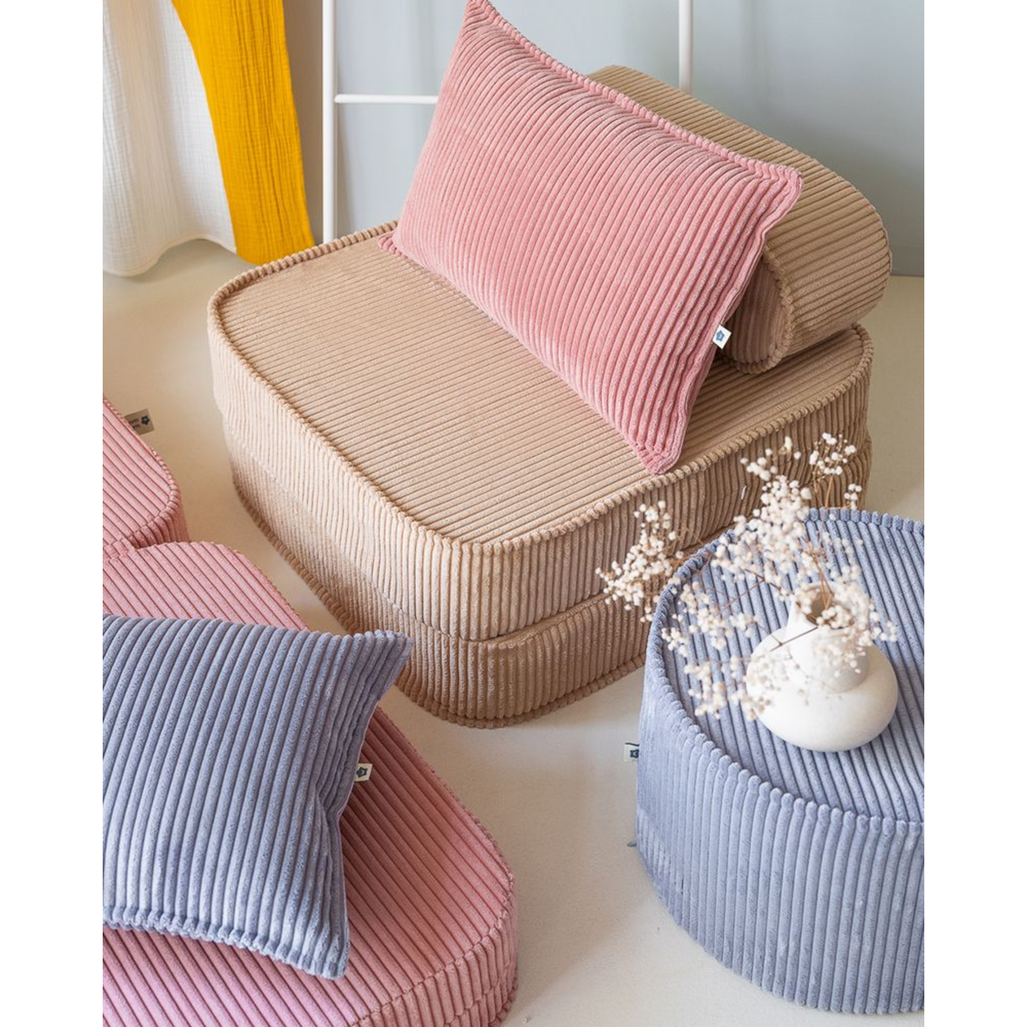Pagalvėlė Bolster - Pink Mousse