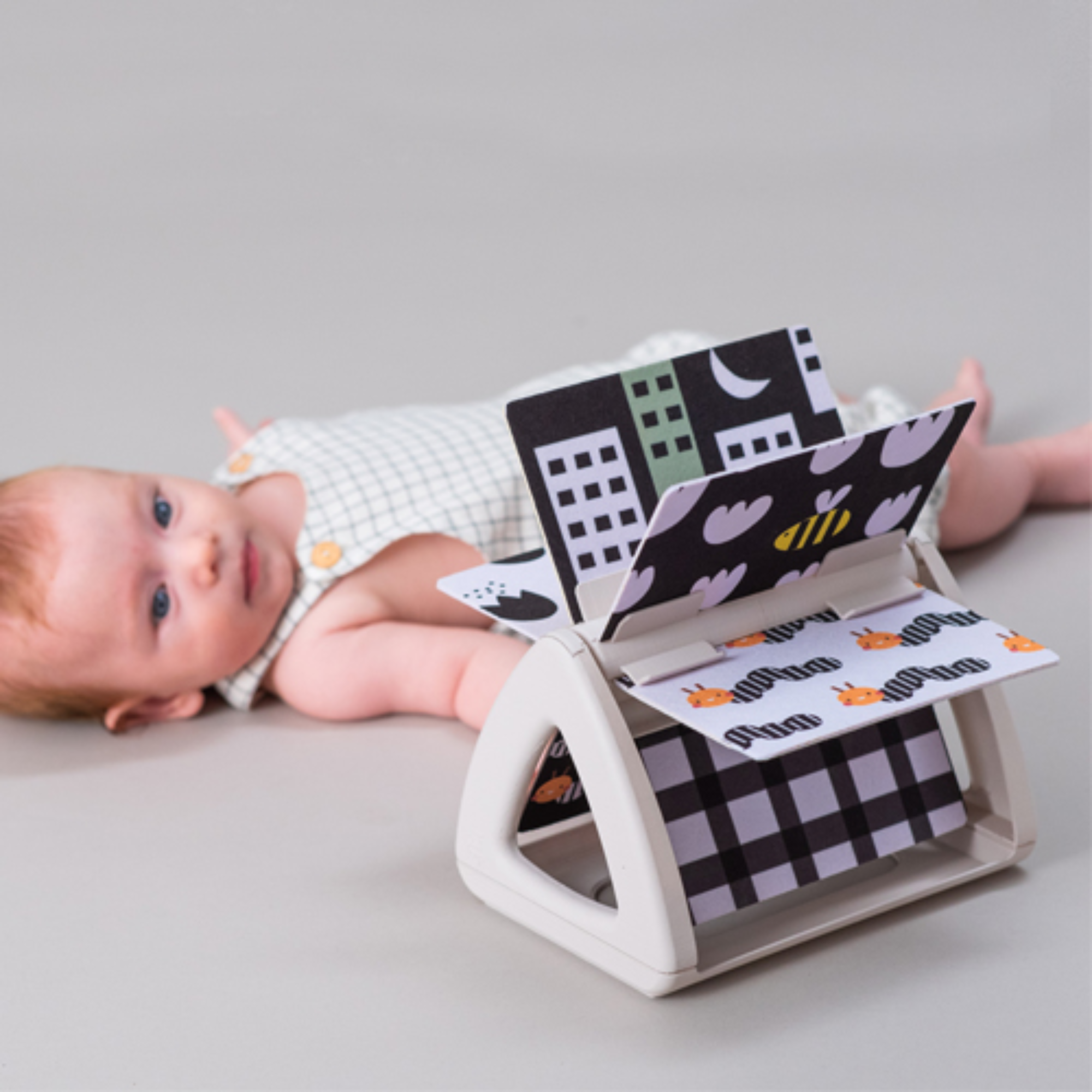 Besisukanti knygelė - Tummy Time