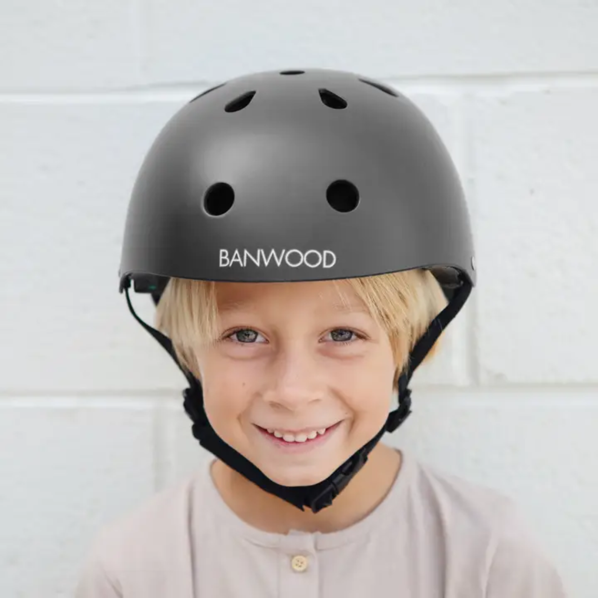 Banwood Cream helmet
