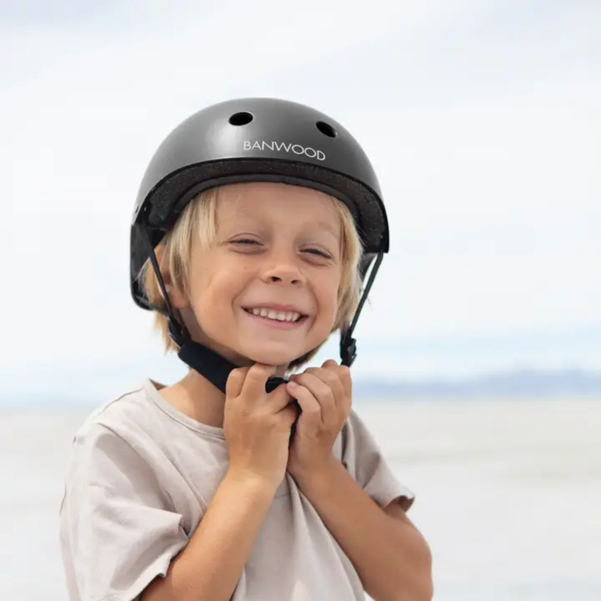 Banwood Cream helmet