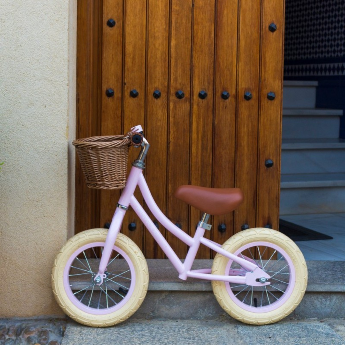 Pink balansinis dviratis